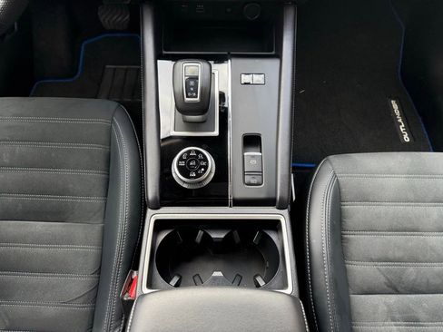 Used 2024 Mitsubishi Outlander SE image 17