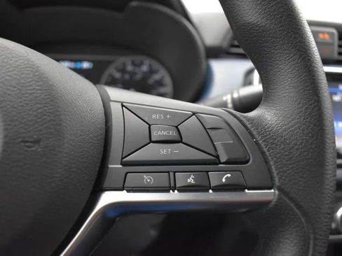 Used 2025 Nissan Versa SV image 21