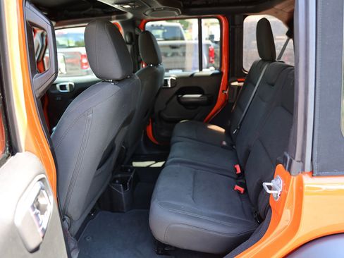 Used 2018 Jeep Wrangler Unlimited Sport S AWD/4WD image 22