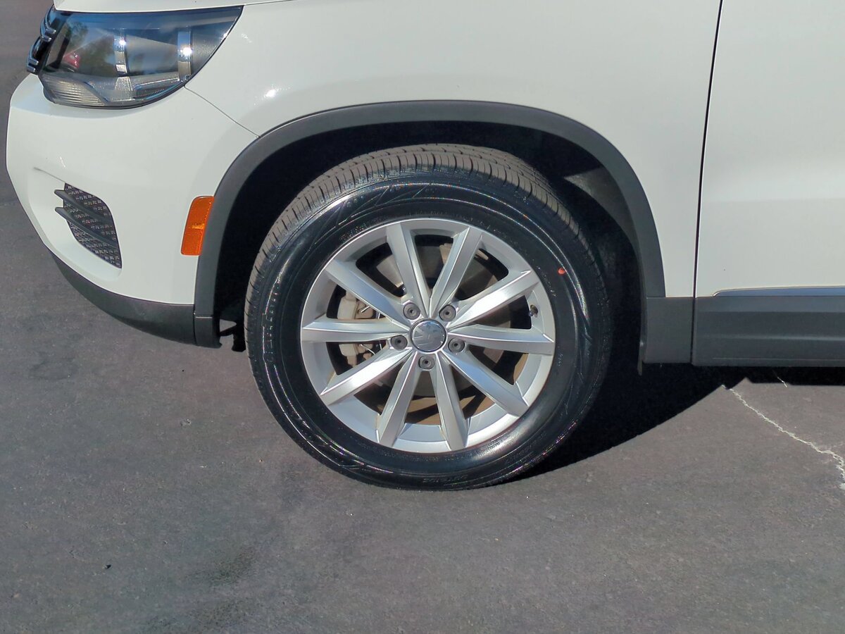 Used 2017 Volkswagen Tiguan Wolfsburg Edition FWD image 9