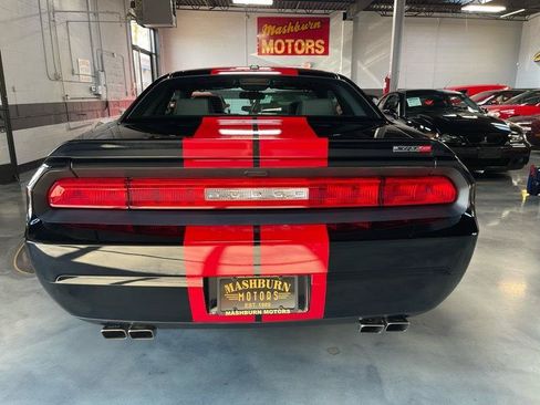 Used 2012 Dodge Challenger SRT8 RWD image 13