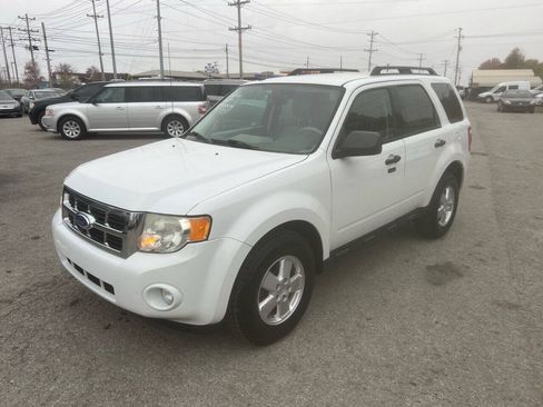Used 2011 Ford Escape XLT AWD/4WD image 5