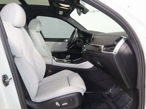 Used 2023 BMW X5 sDrive40i w/ M Sport Package image 13