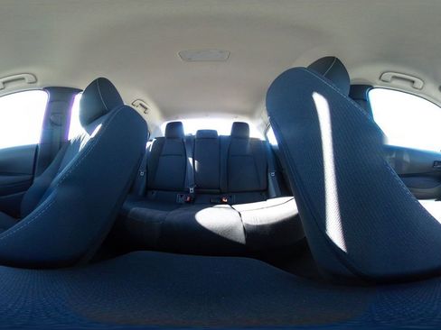 Used 2025 Toyota Corolla LE image 42