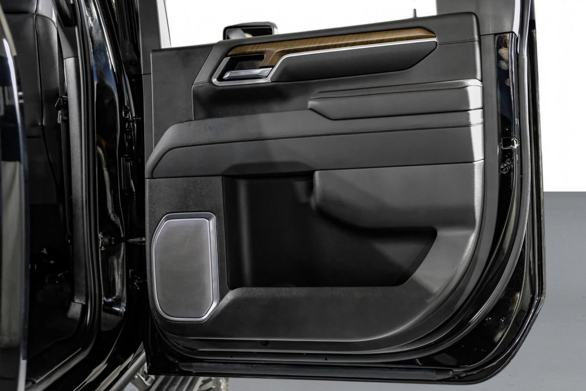 Used 2025 Chevrolet Silverado 3500 High Country w/ High Country Premium Package AWD/4WD image 40