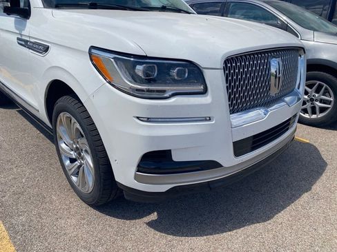 Used 2024 Lincoln Navigator Premiere AWD/4WD image 5