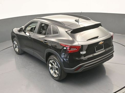 Used 2025 Chevrolet Trax LT w/ Driver Confidence Package image 44