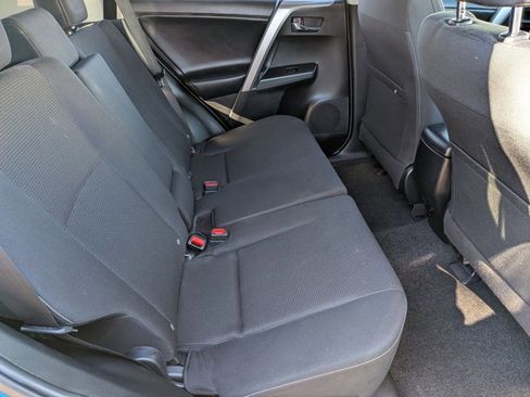 Used 2018 Toyota RAV4 XLE image 18