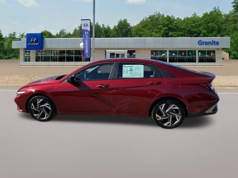 Certified 2025 Hyundai Elantra Sport image 11