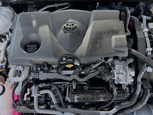 Used 2022 Toyota Camry XLE image 31