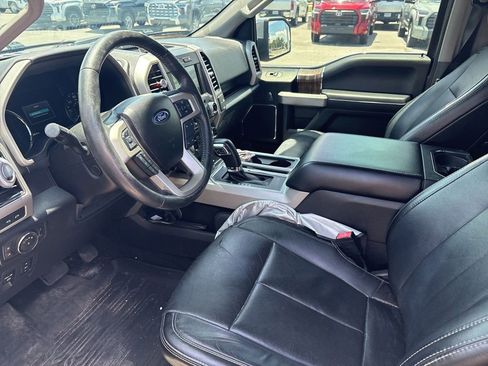 Used 2018 Ford F150 Lariat w/ Equipment Group 502A Luxury AWD/4WD image 4