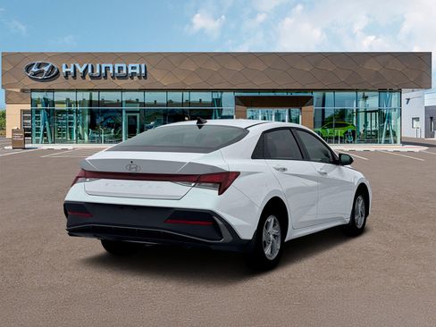 New 2026 Hyundai Elantra SE FWD image 7