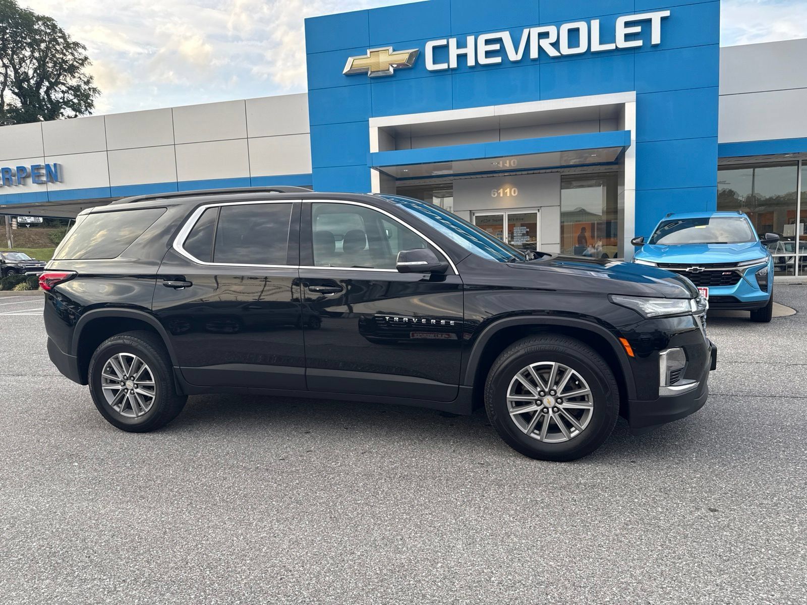 Used 2023 Chevrolet Traverse LT AWD/4WD image 5