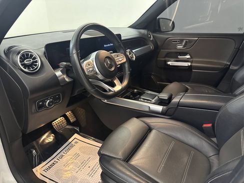 Used 2021 Mercedes-Benz GLB 250 image 11