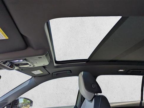 New 2026 Volkswagen Tiguan SE R-Line FWD image 21