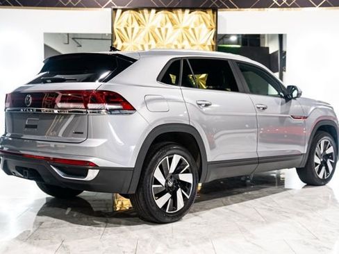 Used 2025 Volkswagen Atlas Cross Sport SE image 8