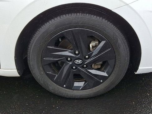 Used 2023 Hyundai Elantra SEL image 8