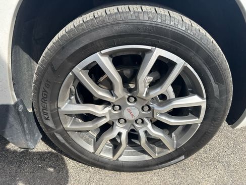 Used 2023 GMC Terrain Denali w/ Denali Premium Package image 10