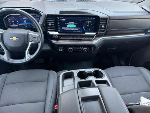 Used 2023 Chevrolet Silverado 1500 LT AWD/4WD image 11