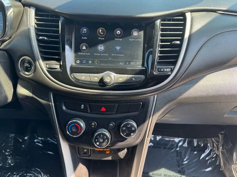 Used 2018 Chevrolet Trax LT w/ LT Convenience Package AWD/4WD image 23