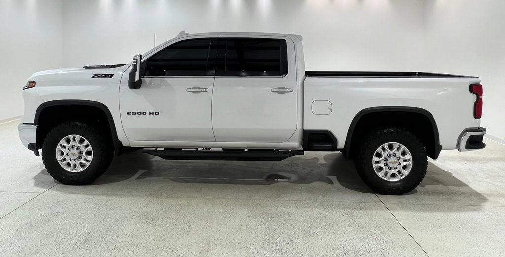 Used 2024 Chevrolet Silverado 2500 LTZ w/ LTZ Convenience Package AWD/4WD image 2