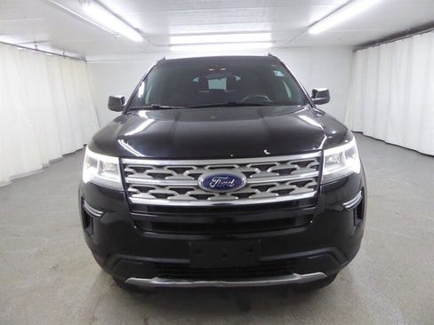 Used 2018 Ford Explorer XLT image 1