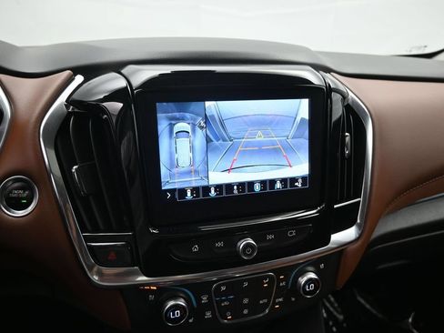 Used 2021 Chevrolet Traverse High Country w/ LPO, Cargo Package AWD/4WD image 16