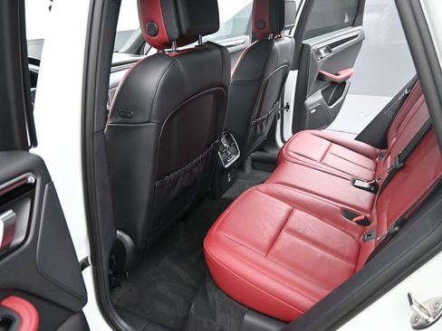 Used 2023 Porsche Macan S image 24