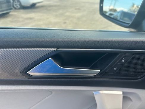 Certified 2023 Volkswagen Tiguan SE image 50