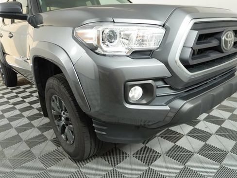 Used 2022 Toyota Tacoma SR5 RWD image 10