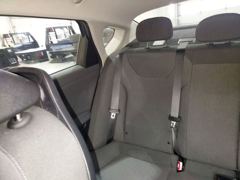 Used 2025 Kia K4 LXS image 12