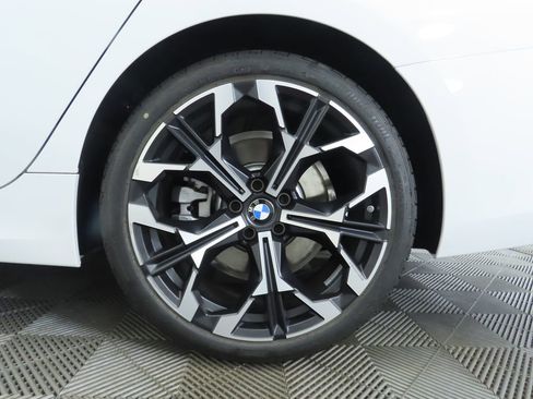 Used 2025 BMW 330i Sedan w/ Premium Package image 33