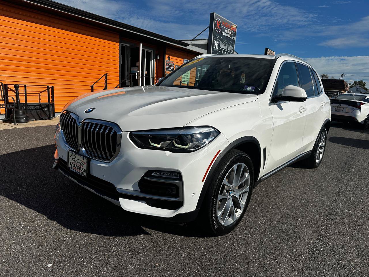 Used 2019 BMW X5 xDrive40i w/ Premium Package 2 AWD/4WD image 1