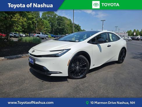 Used 2025 Toyota Prius AWD image 1