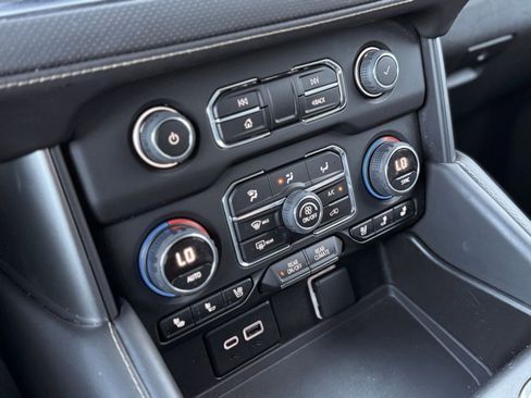 Used 2023 Chevrolet Tahoe Premier image 38