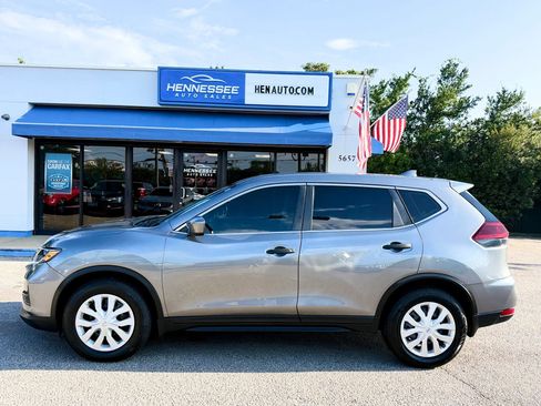Used 2020 Nissan Rogue S FWD image 14