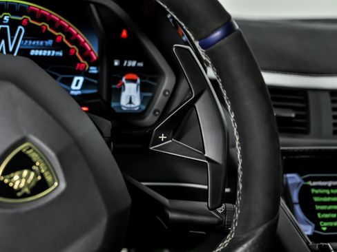 Used 2019 Lamborghini Aventador SVJ image 38