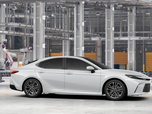 New 2026 Toyota Camry XLE AWD/4WD image 15