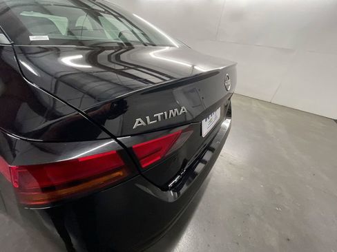 Used 2024 Nissan Altima 2.5 SV image 30