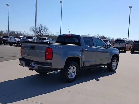 Used 2022 Chevrolet Colorado LT w/ LT Convenience Package image 8
