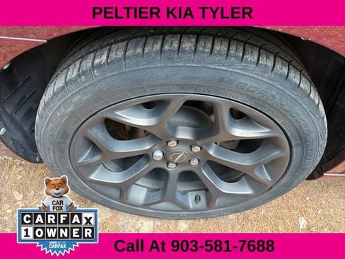 Used 2018 Chrysler 300 S w/ 300S Premium Group image 14