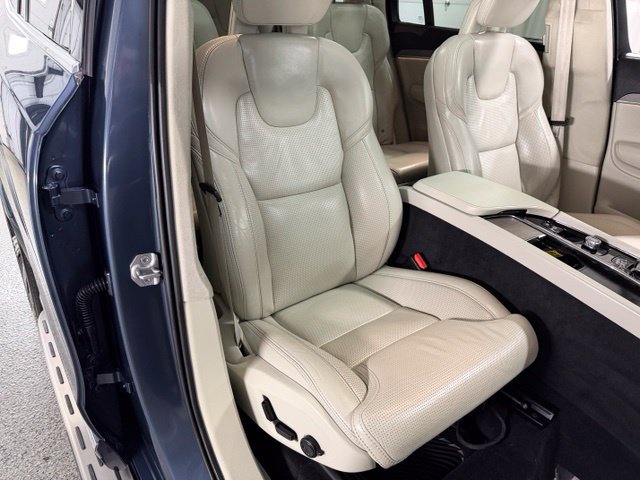 Used 2022 Volvo XC90 T8 Inscription AWD/4WD image 26