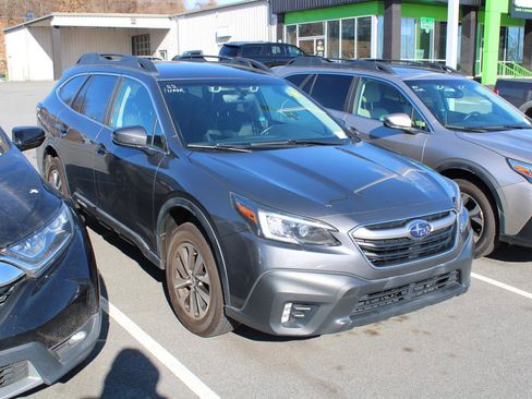 Used 2020 Subaru Outback Premium image 3
