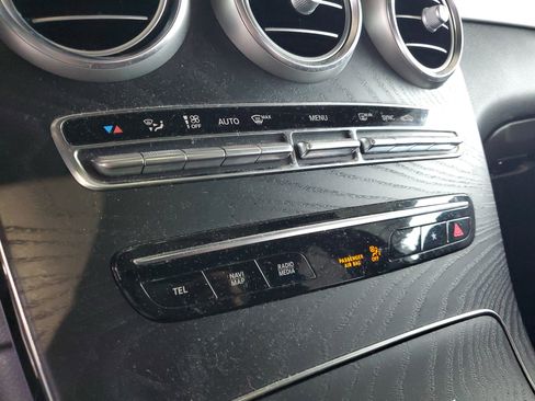 Used 2021 Mercedes-Benz GLC 63 AMG 4MATIC image 28