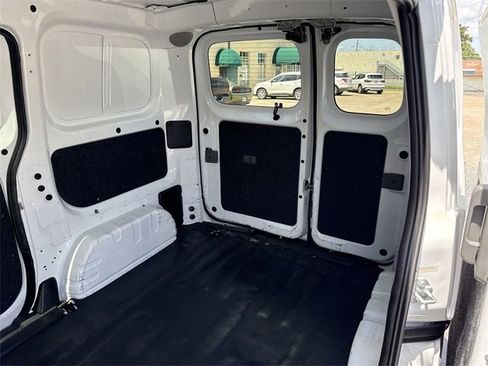 Used 2015 Chevrolet City Express LS image 21