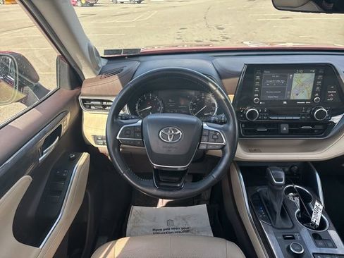 Used 2020 Toyota Highlander Limited image 27