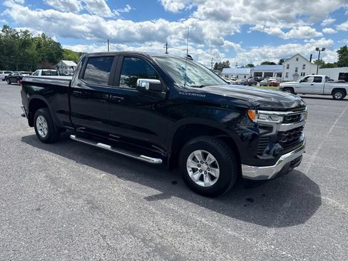 Used 2022 Chevrolet Silverado 1500 LT w/ Safety Package AWD/4WD image 9