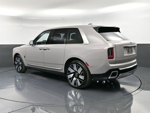 New 2026 Rolls-Royce Cullinan image 3