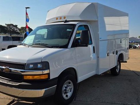 New 2025 Chevrolet Express 3500 w/ Power Convenience Package image 7