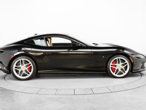 Certified 2021 Ferrari Roma image 8